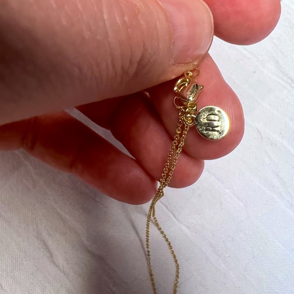 Pretty Textured Gold Circle necklace with adjustable clasp - Picture 4 of 6